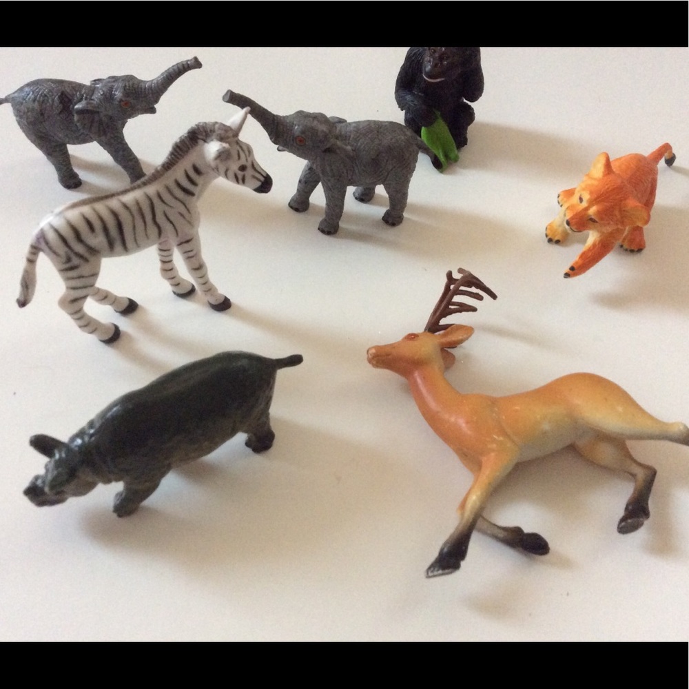 Reindeer and other small toys 7 items Toy small animals Set of 7 toys fugurunes